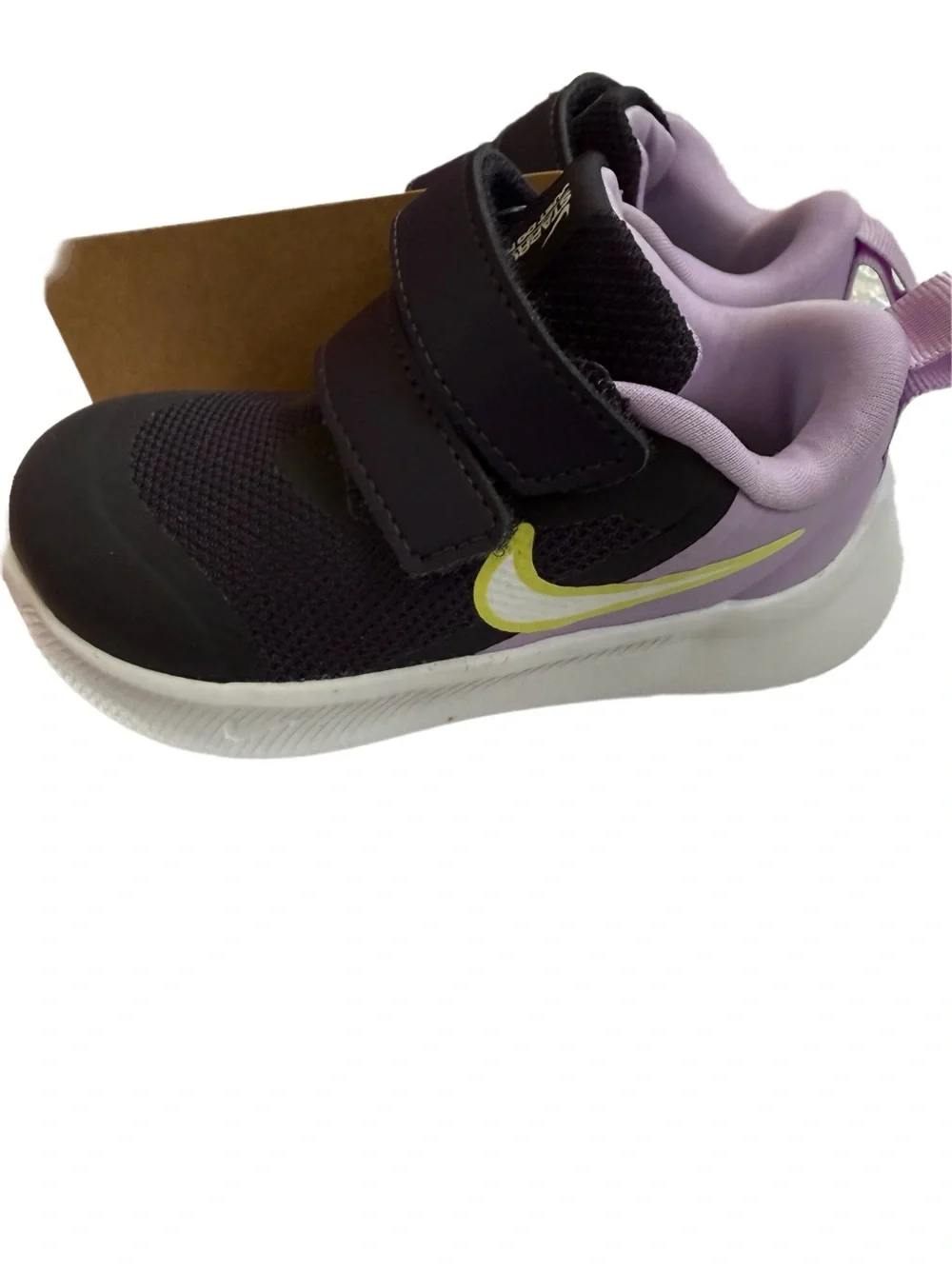 Nike Kids Black, Lavender Star Runner 3 Hook-and-Loop Sneakers size 5c